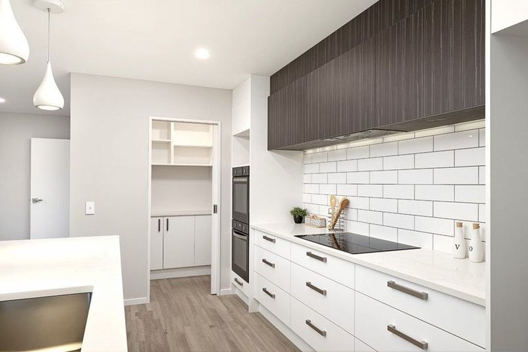 Photo of property in 220 Forest Hill Road, Waiatarua, Auckland, 0612