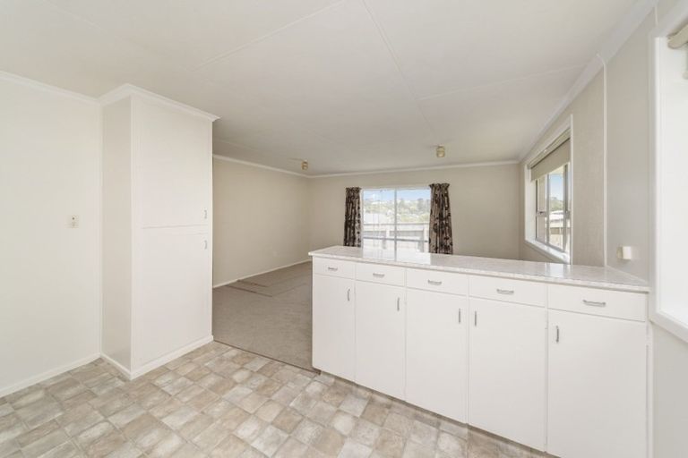 Photo of property in 36 Cumberland Street, Merrilands, New Plymouth, 4312