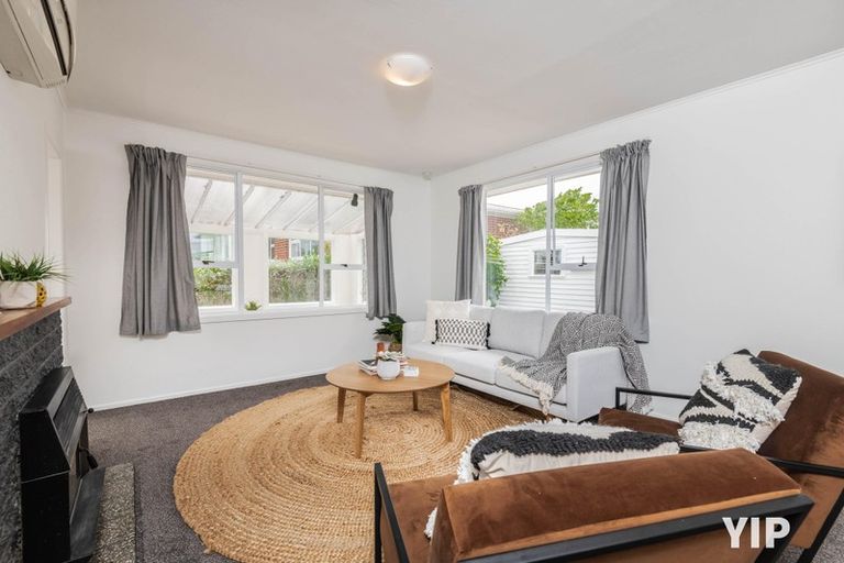 Photo of property in 17 Baylands Drive, Newlands, Wellington, 6037