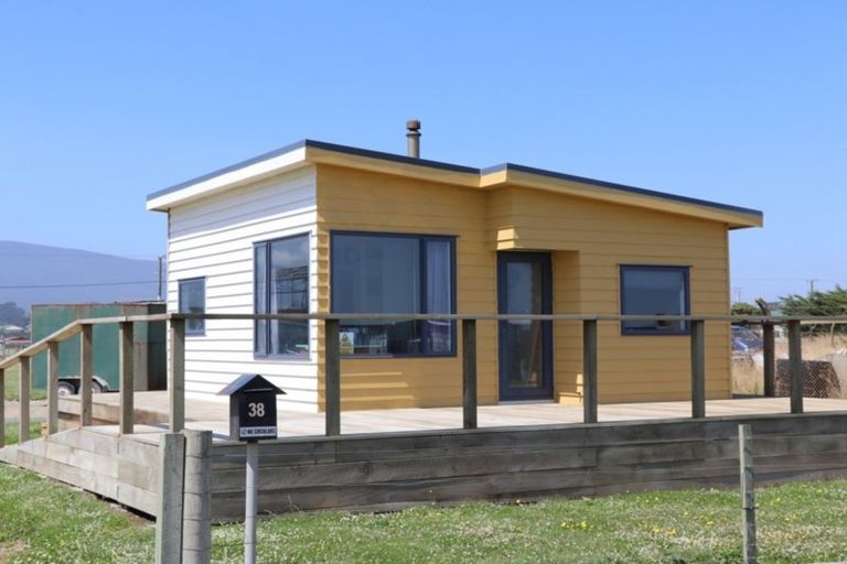 Photo of property in 38 Surrey Street, Orepuki, Riverton, 9881