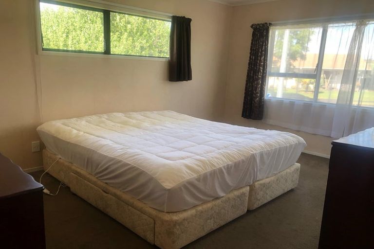 Photo of property in 80 Burundi Avenue, Clendon Park, Auckland, 2103