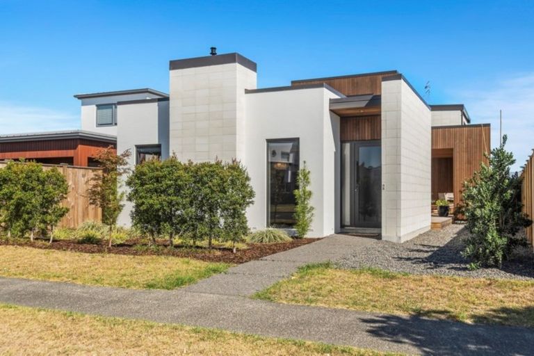 Photo of property in 12 Tuangi Way, Papamoa Beach, Papamoa, 3118