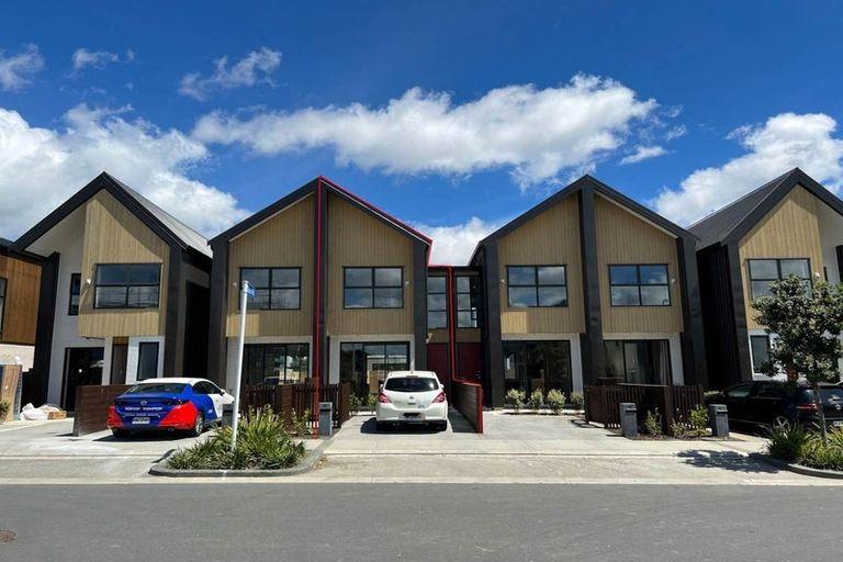 Photo of property in 15 Desalt Drive, Hobsonville, Auckland, 0616