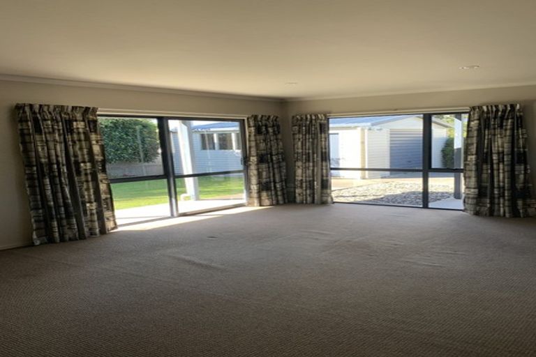 Photo of property in 28 Moa Street, Waikiwi, Invercargill, 9810