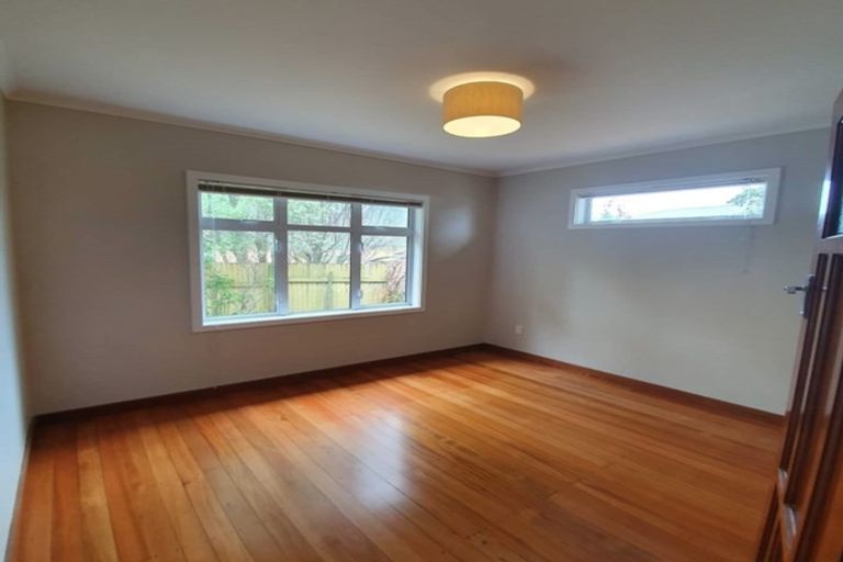 Photo of property in 21 Crispe Road, Clarks Beach, 2122