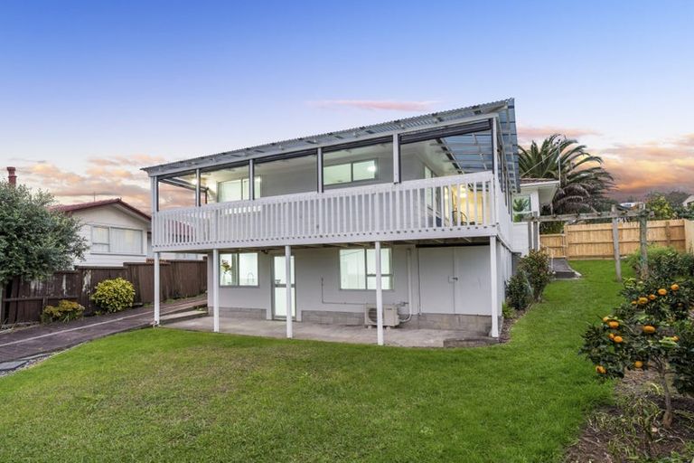 Photo of property in 92 Gallony Avenue, Massey, Auckland, 0614