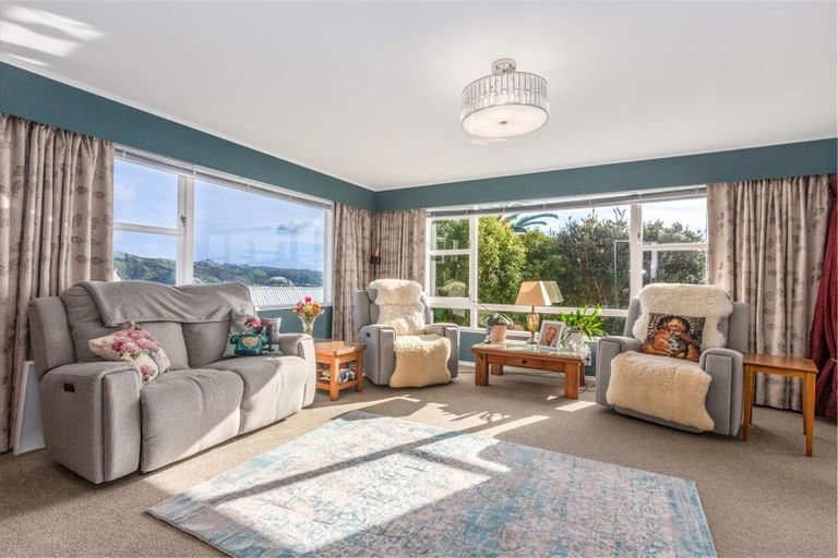 Photo of property in 64 Ernest Street, Ranui, Porirua, 5024