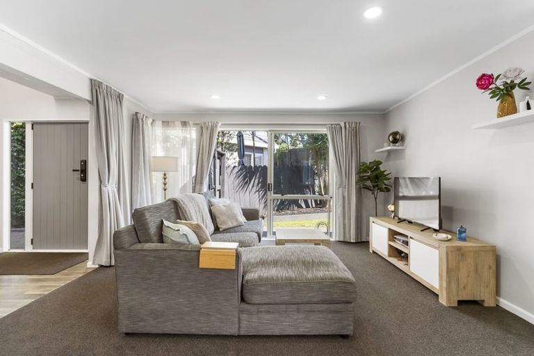 Photo of property in 1/13 Perendale Close, Somerville, Auckland, 2014