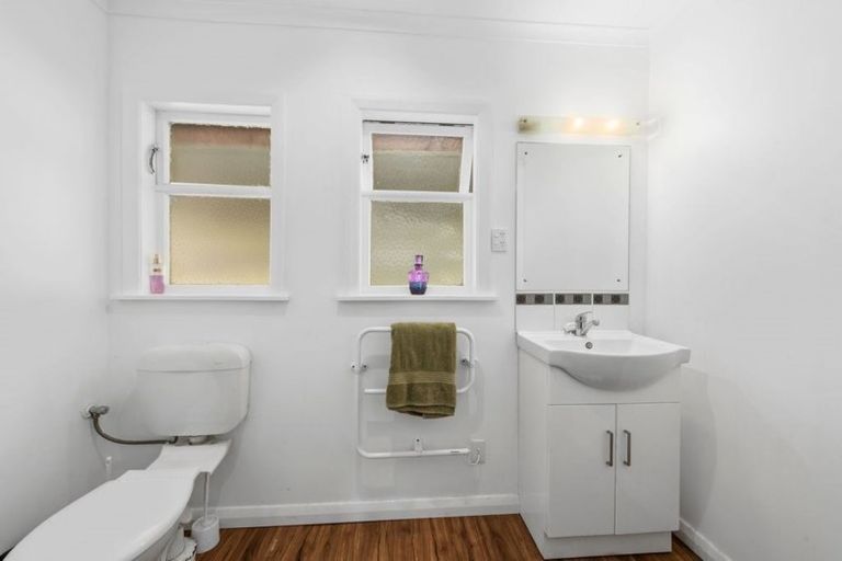 Photo of property in 210 Akatarawa Road, Birchville, Upper Hutt, 5018