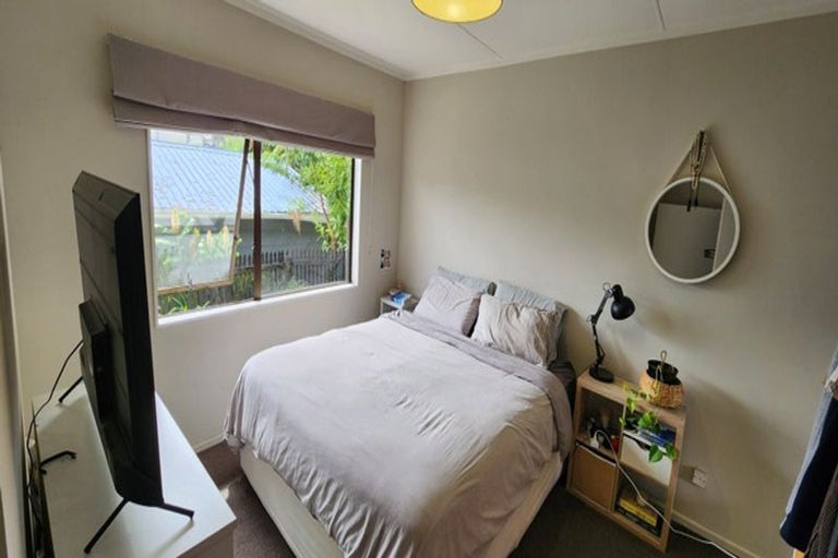 Photo of property in 35a Beaumont Crescent, Frankleigh Park, New Plymouth, 4310