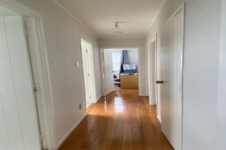 Photo of property in 33 Reelick Avenue, Pakuranga Heights, Auckland, 2010