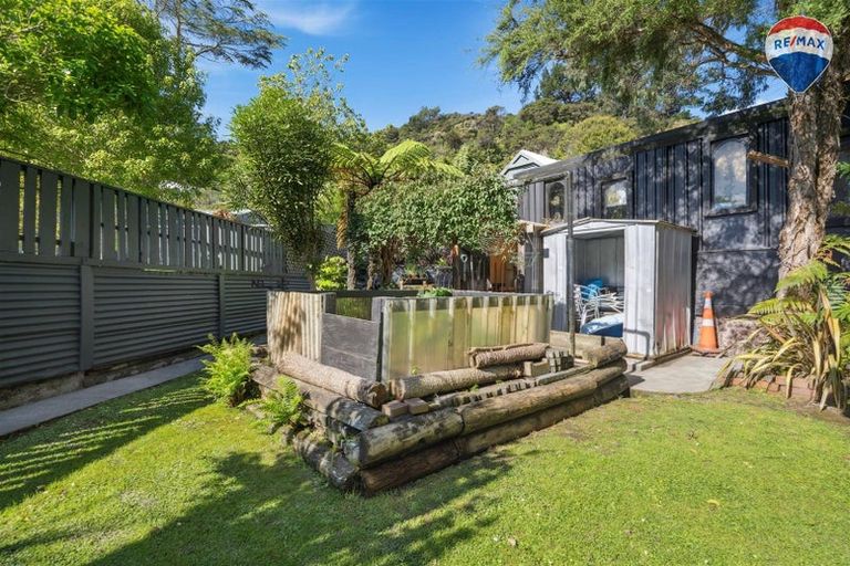 Photo of property in 7 James Grove, Stokes Valley, Lower Hutt, 5019