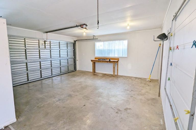 Photo of property in 4 Royal Oak Drive, Kelvin Grove, Palmerston North, 4414