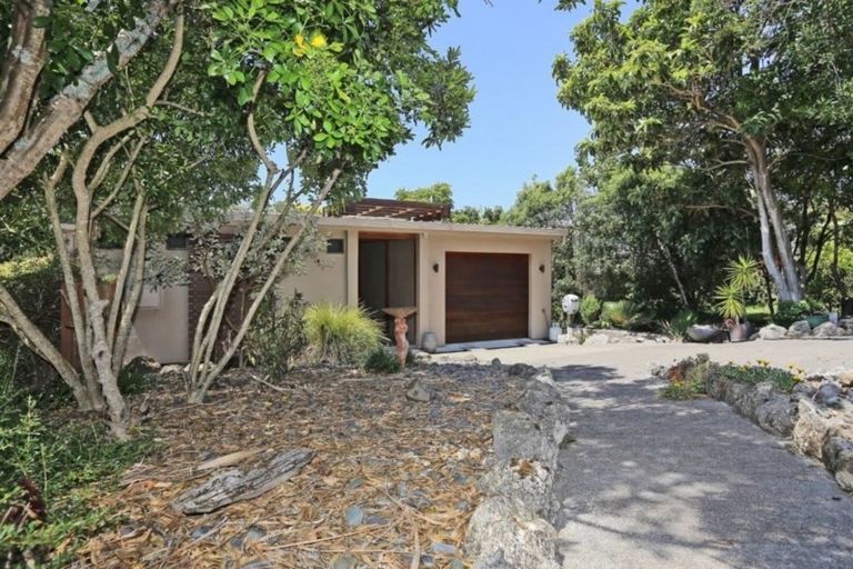 Photo of property in 17 Busby Hill, Havelock North, 4130