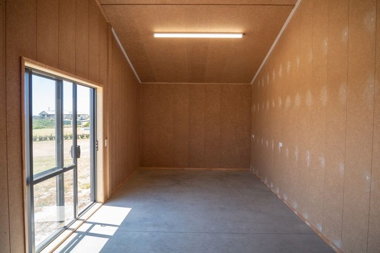 Photo of property in 14 Spicer Road, Cable Bay, 0420