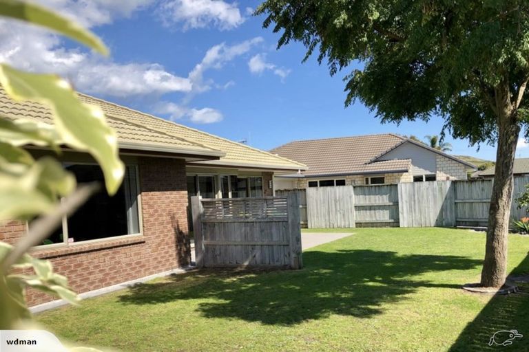 Photo of property in 2 Sophies Way, Papamoa Beach, Papamoa, 3118