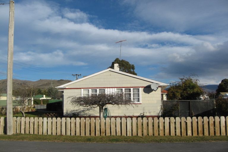 Photo of property in 64 Inniscort Street, Cromwell, 9310