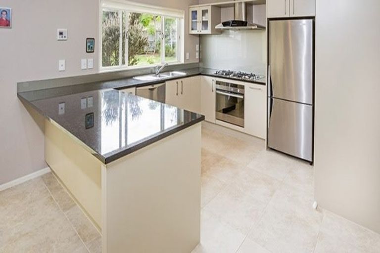 Photo of property in 6 Briar Vale Place, Flat Bush, Auckland, 2016