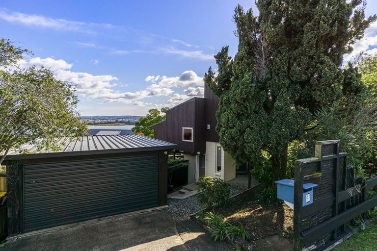 Photo of property in 27 Hadfield Street, Beach Haven, Auckland, 0626