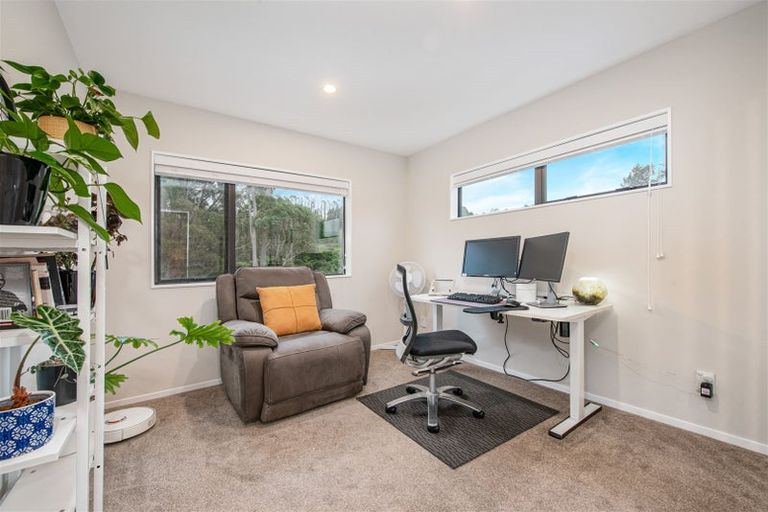 Photo of property in 11 Kaimai Avenue, Massey, Auckland, 0614