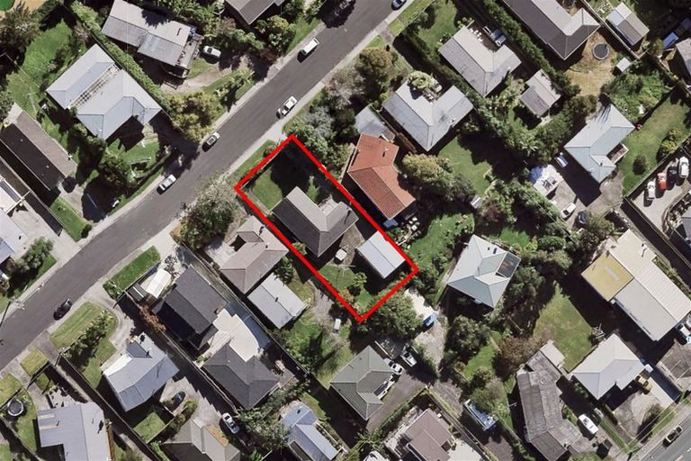 Photo of property in 13 Bruce Road, Glenfield, Auckland, 0629