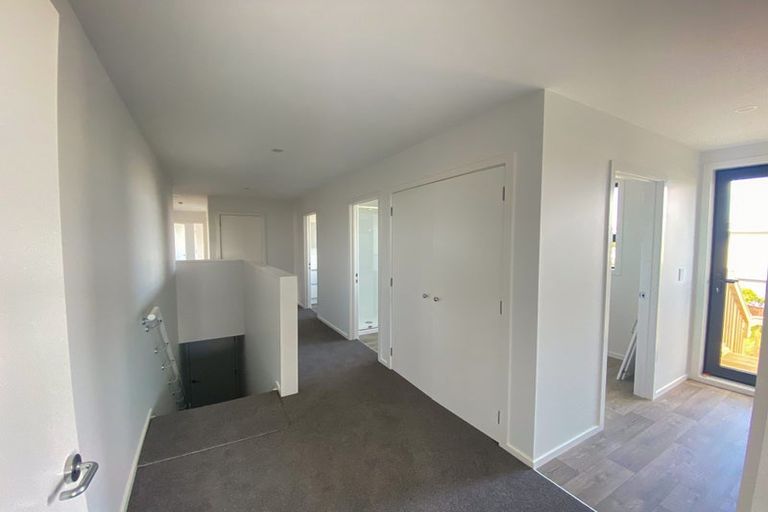 Photo of property in 37 Priscilla Crescent, Kingston, Wellington, 6021