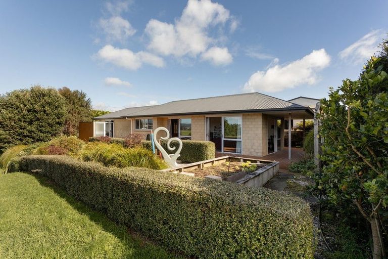 Photo of property in 17 Lynley Park Drive, Omokoroa, 3114