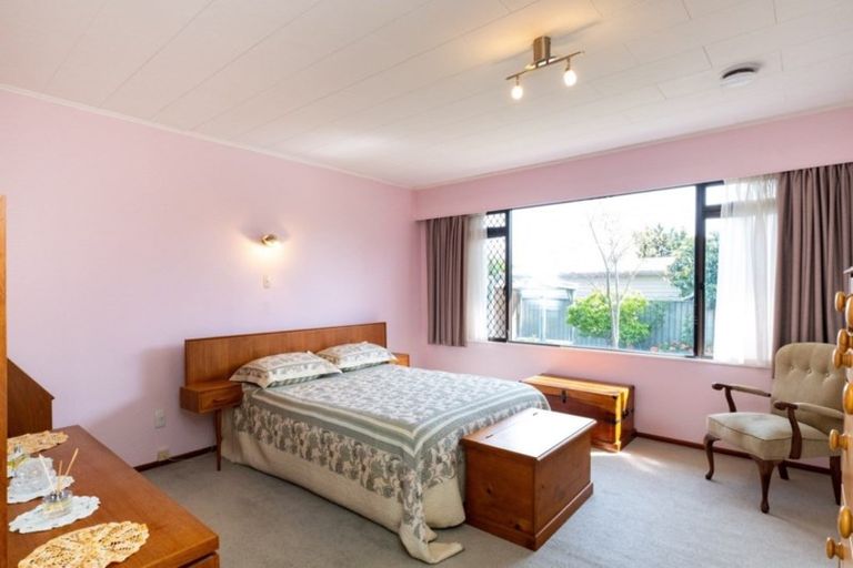 Photo of property in 24 Valerie Street, Clive, 4102