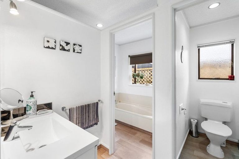 Photo of property in 143 Florence Avenue, Orewa, 0931