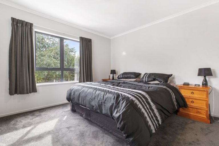 Photo of property in 10 Taiaapure Street, Weymouth, Auckland, 2103