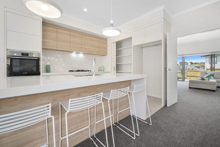 Photo of property in 18 Pommes Way, Silverdale, 0932