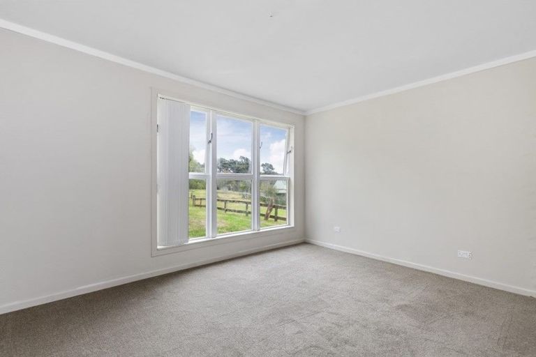 Photo of property in 1696 South Head Road, South Head, Helensville, 0874