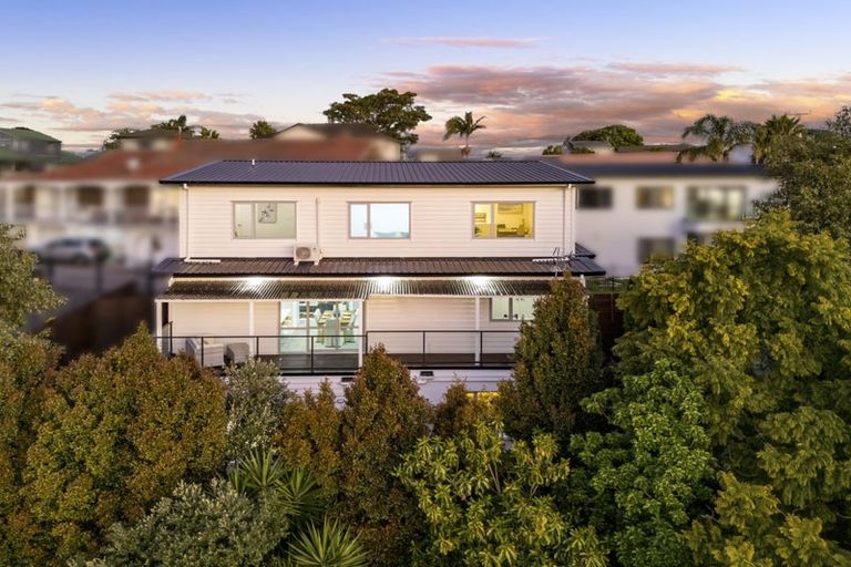 Photo of property in 2 Dhaka Lane, Ranui, Auckland, 0612