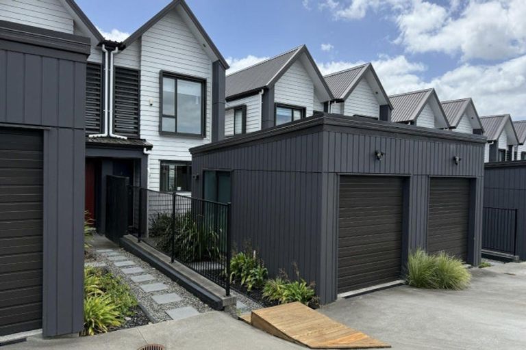 Photo of property in 4/3 Walsh Road, Wainui, 0932