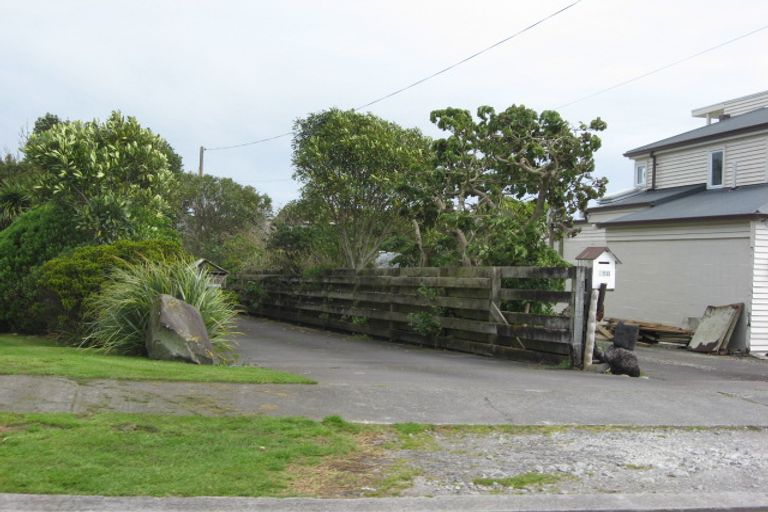 Photo of property in 25 Mace Terrace, Oakura, 4314