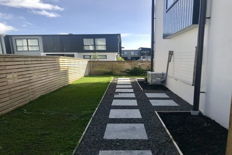 Photo of property in 9 Glenae Lane, Hobsonville, Auckland, 0618