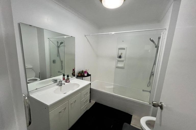 Photo of property in 13 Sandwick Drive, Weymouth, Auckland, 2103