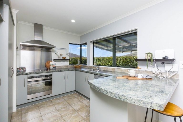 Photo of property in 12 Percy Kinsman Crescent, Riverstone Terraces, Upper Hutt, 5018