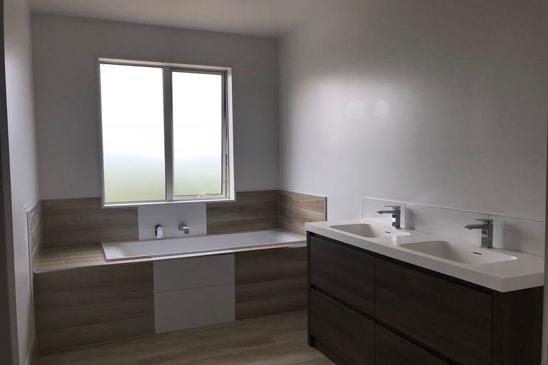 Photo of property in 15 Mclachlan Way, Pokeno, 2471