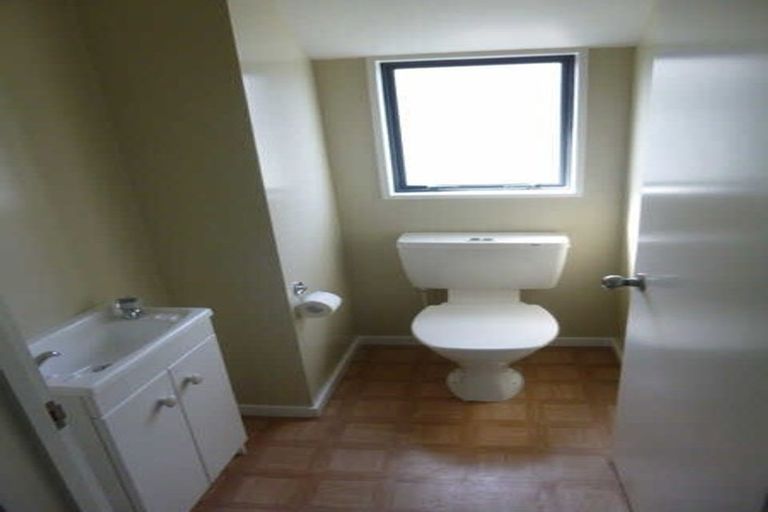 Photo of property in 70b Middlepark Road, Sockburn, Christchurch, 8042