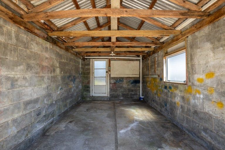 Photo of property in 110 Seaview Road, Westown, New Plymouth, 4310