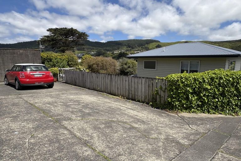 Photo of property in 24a Taylor Terrace, Tawa, Wellington, 5028