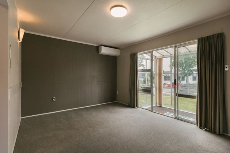 Photo of property in 1/57 Abraham Crescent, Milson, Palmerston North, 4414
