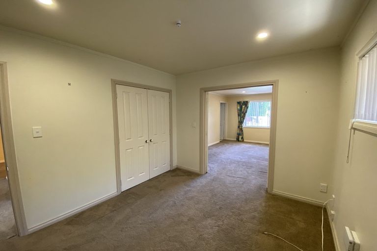 Photo of property in 41 Cron Avenue, Te Atatu South, Auckland, 0610