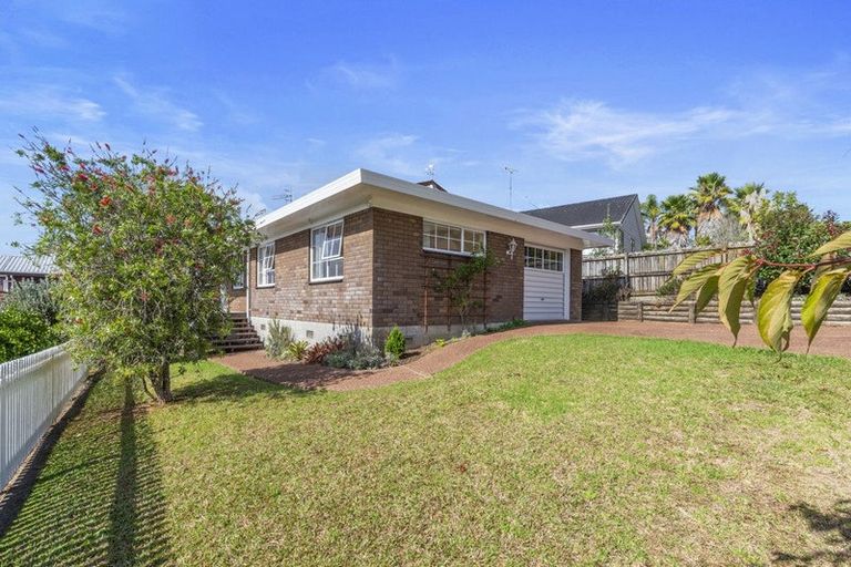 Photo of property in 33 White Heron Drive, Massey, Auckland, 0614
