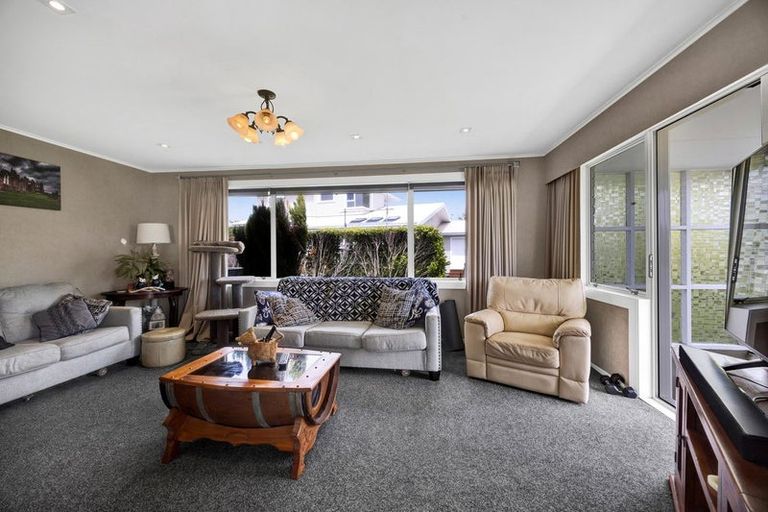 Photo of property in 3 Cowling Road, Hurdon, New Plymouth, 4310