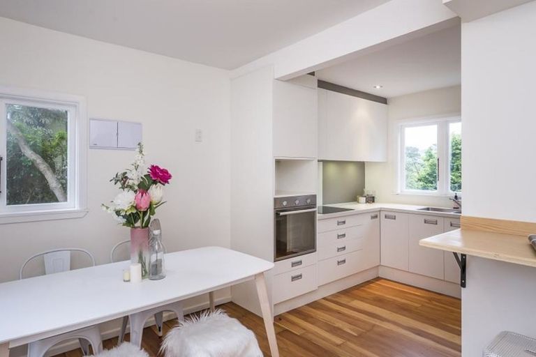 Photo of property in 51 Renown Road, Raumati South, Paraparaumu, 5032