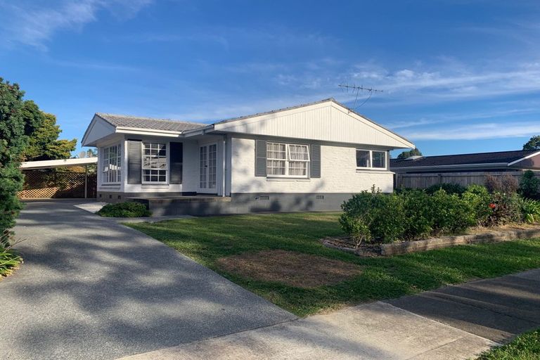 Photo of property in 4 Mirrabooka Avenue, Botany Downs, Auckland, 2010