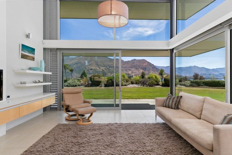 Photo of property in 311 Beacon Point Road, Wanaka, 9305