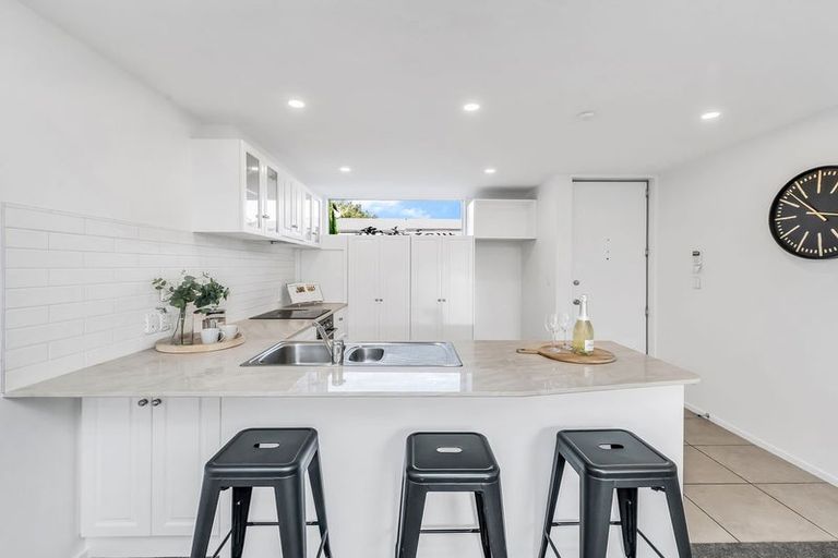 Photo of property in 4/1010 Colombo Street, St Albans, Christchurch, 8014